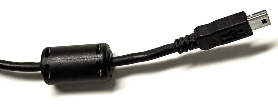 Ферритовый дроссель на USB-кабеле как фильтр токов оболочки